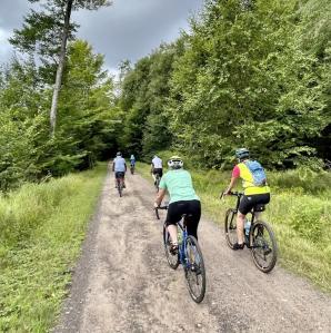 cyclers on gravel