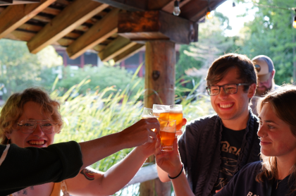 couple drinking beer