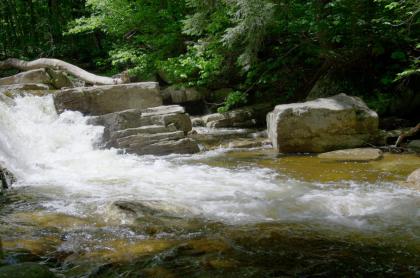 A view of the wonderful rock features at West Stony Creek Falls.