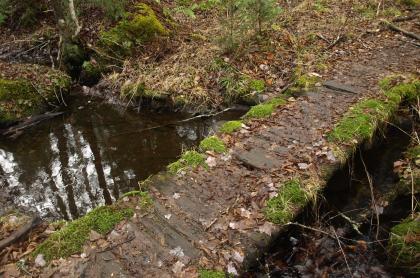 A footbridge will get you over the divide between Rock and Durrant.